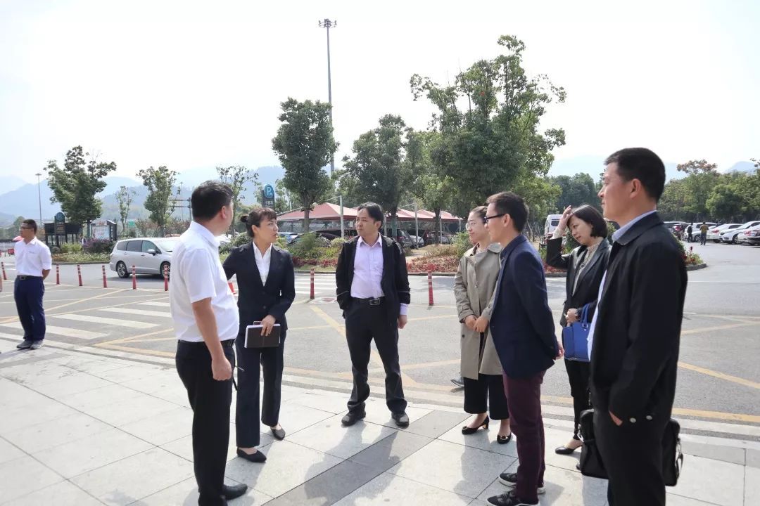 臺州市沿海高速公司來桐廬服務(wù)區(qū)參觀交流